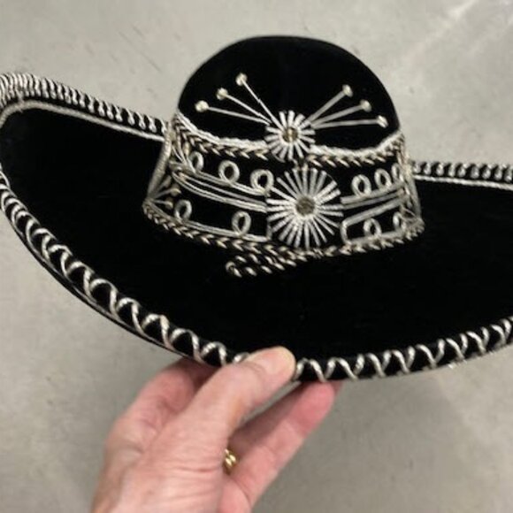Authentic 2 Handmade Mexican Velvet Sombreros Brand New - 1 Gold - 1 Silver - Picture 2 of 4